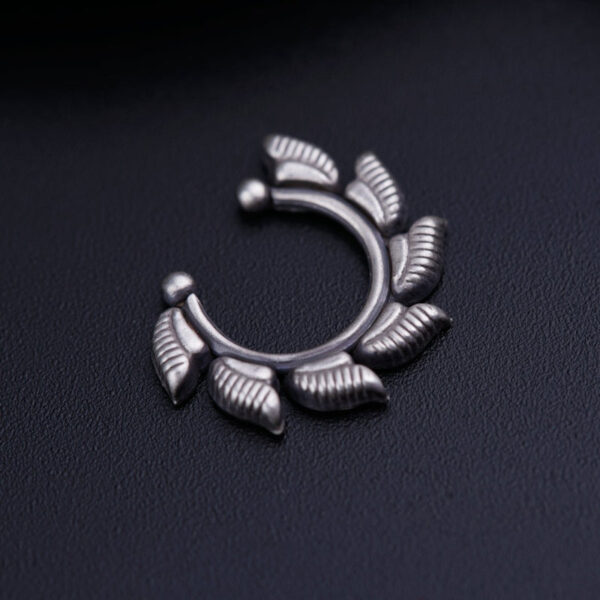 Fin Septum Nose Ring